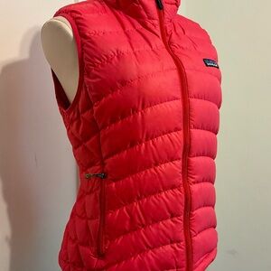 Patagonia size M Goose Down Vibrant Red Quilted Vest